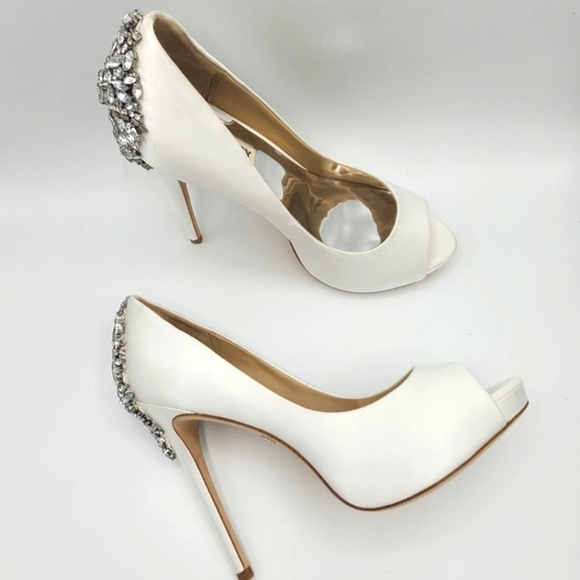 Badgley Mischka Kiara, White, NIB - Picture 8 of 13